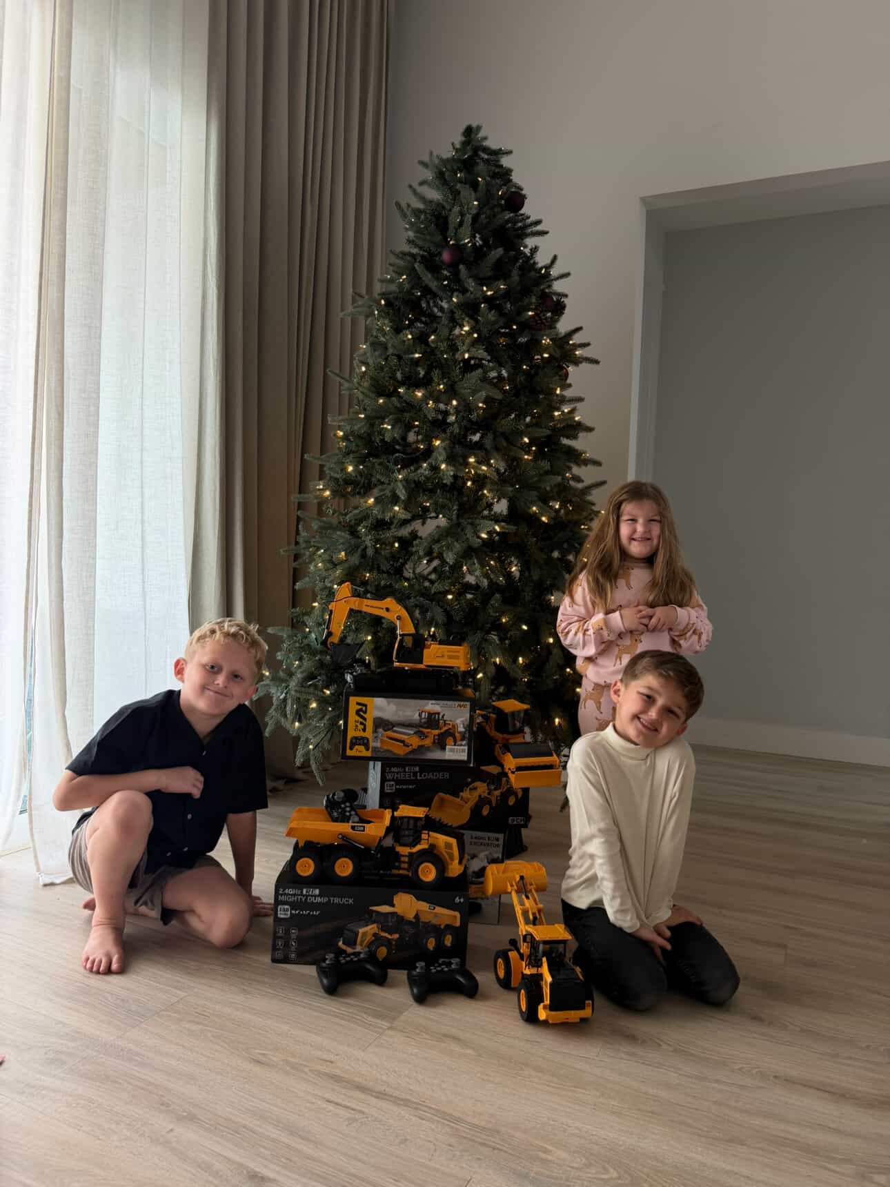 Amazon.com: KIDDITOY ㅤ 9-Channel Remote Control Forklift Truck